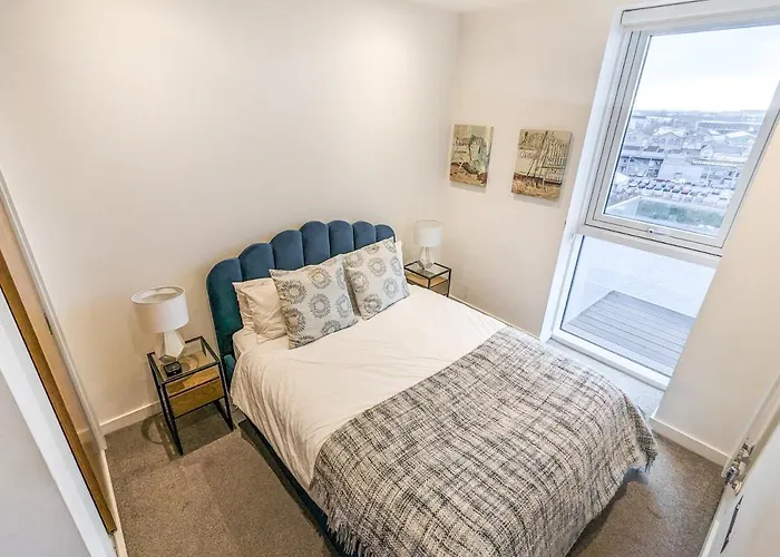 Waterfront Retreat: Modern 2-Bed